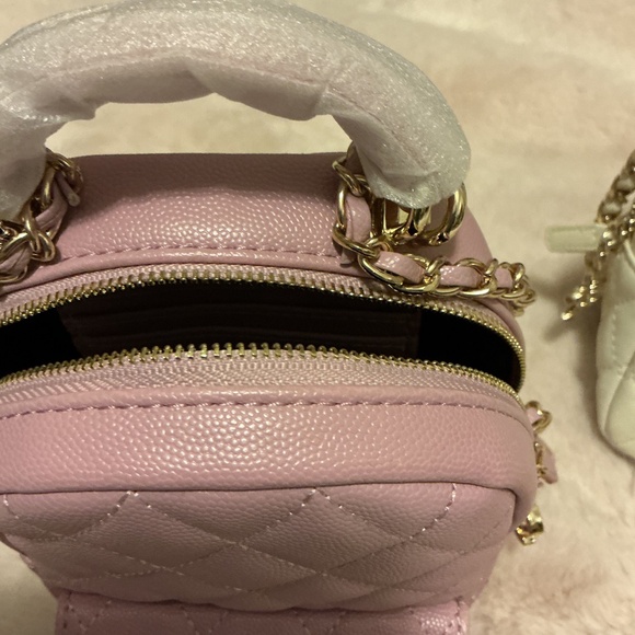 GWP CHANEL BEAUTE BACKPACK WITH CROSSBODY CHAIN. COMES WITH GIFT BOX 9x6 - Picture 4 of 5